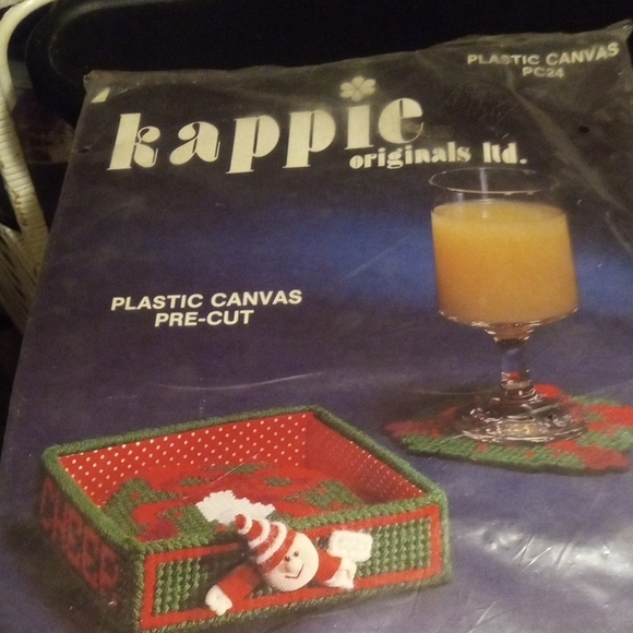 Bin 3 Vintage Kappie Originals Plastic Canvas Pre-Cut Kit - Picture 1 of 2